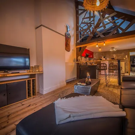 Au Dessus Du Cochon Perche Apartment *