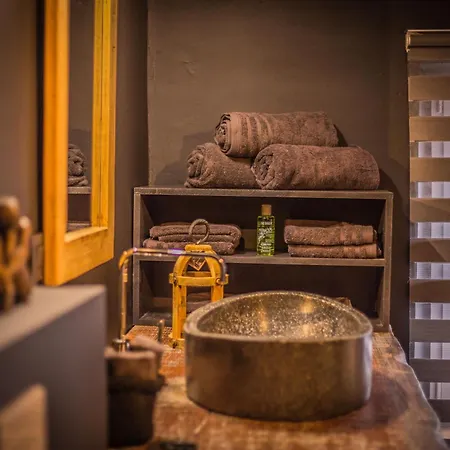 Au Dessus Du Cochon Perche 아파트